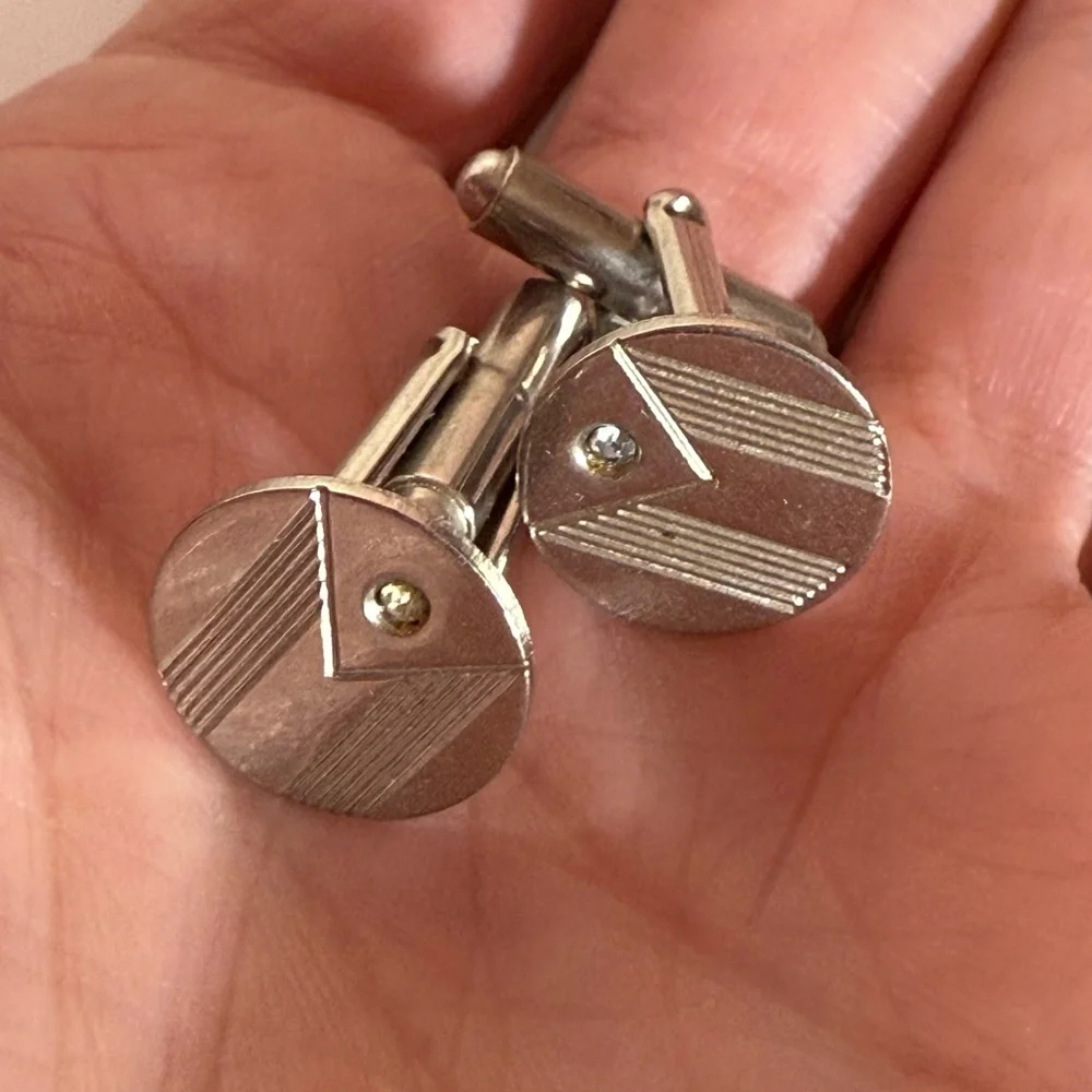 Vintage 1940's art deco silver textured striped round cufflinks